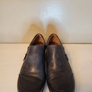 Taos Footwear Dark Gray Leather Mules
